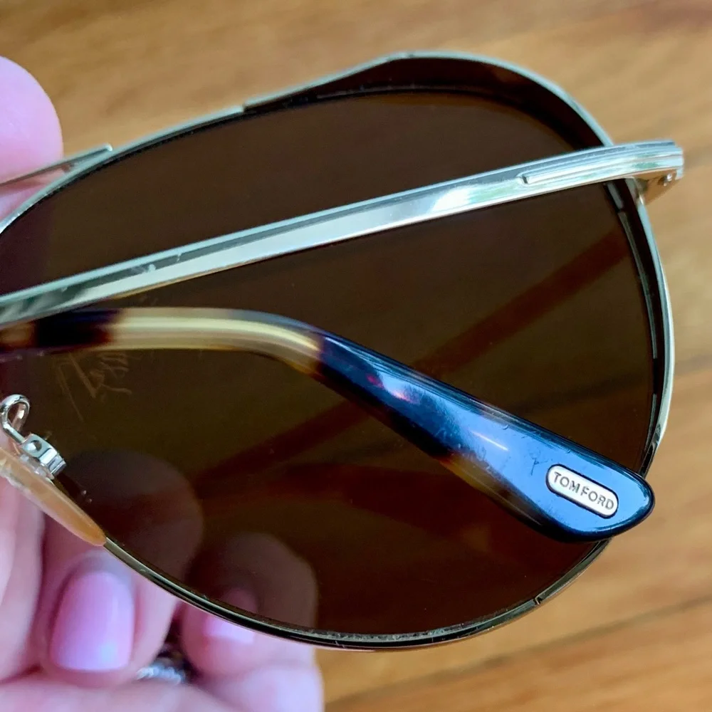 Tom Ford Aviator Sunglasses with Gucci Case - Picture 5 of 13